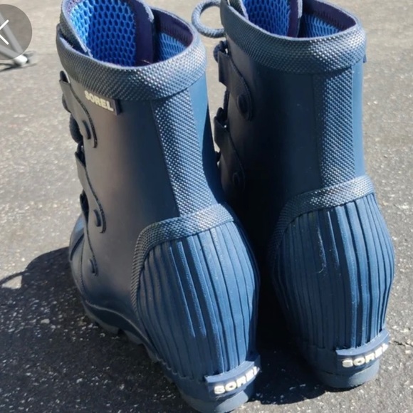 SOLD!!Sorel wedge very cool blue ankle size 8 rain boots - Picture 5 of 7